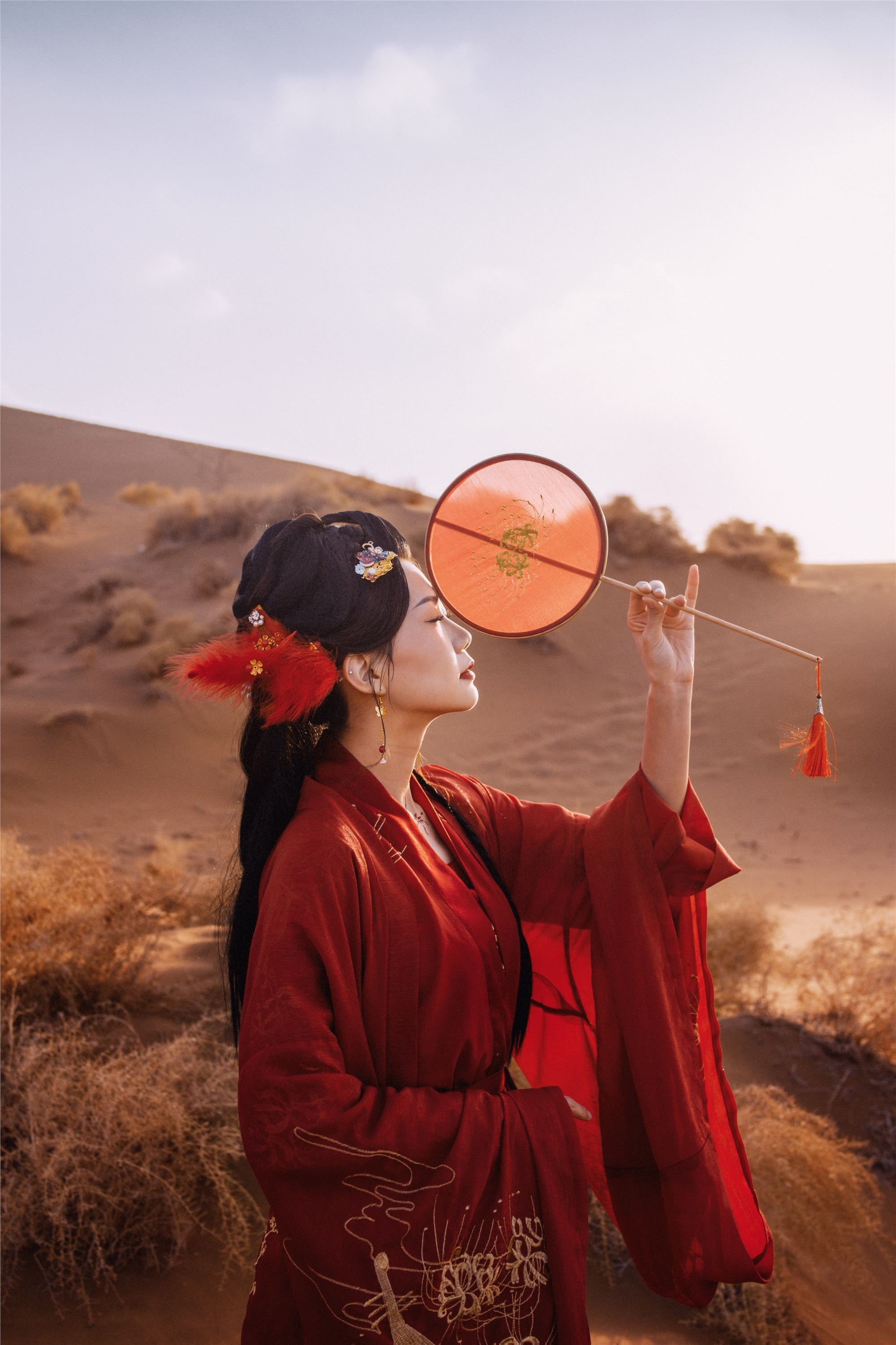 YITUYU艺图语 2021.09.08 漠上行 兔小白